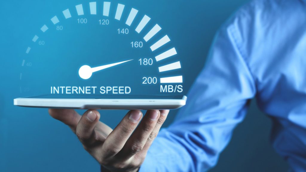 An internet speed test on the Fast.com website.